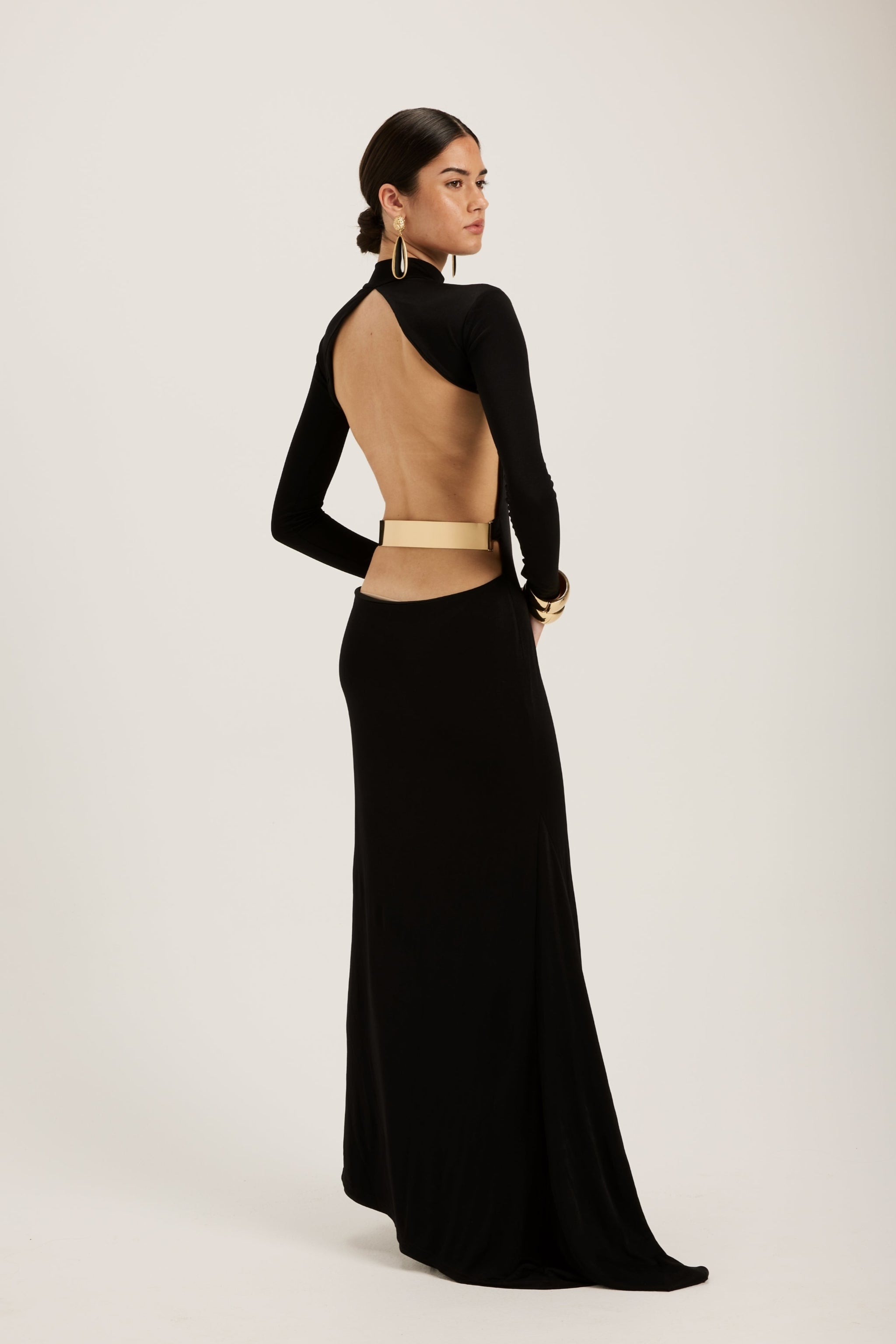 Silvianne_Gown_Black_PDP__5.jpg